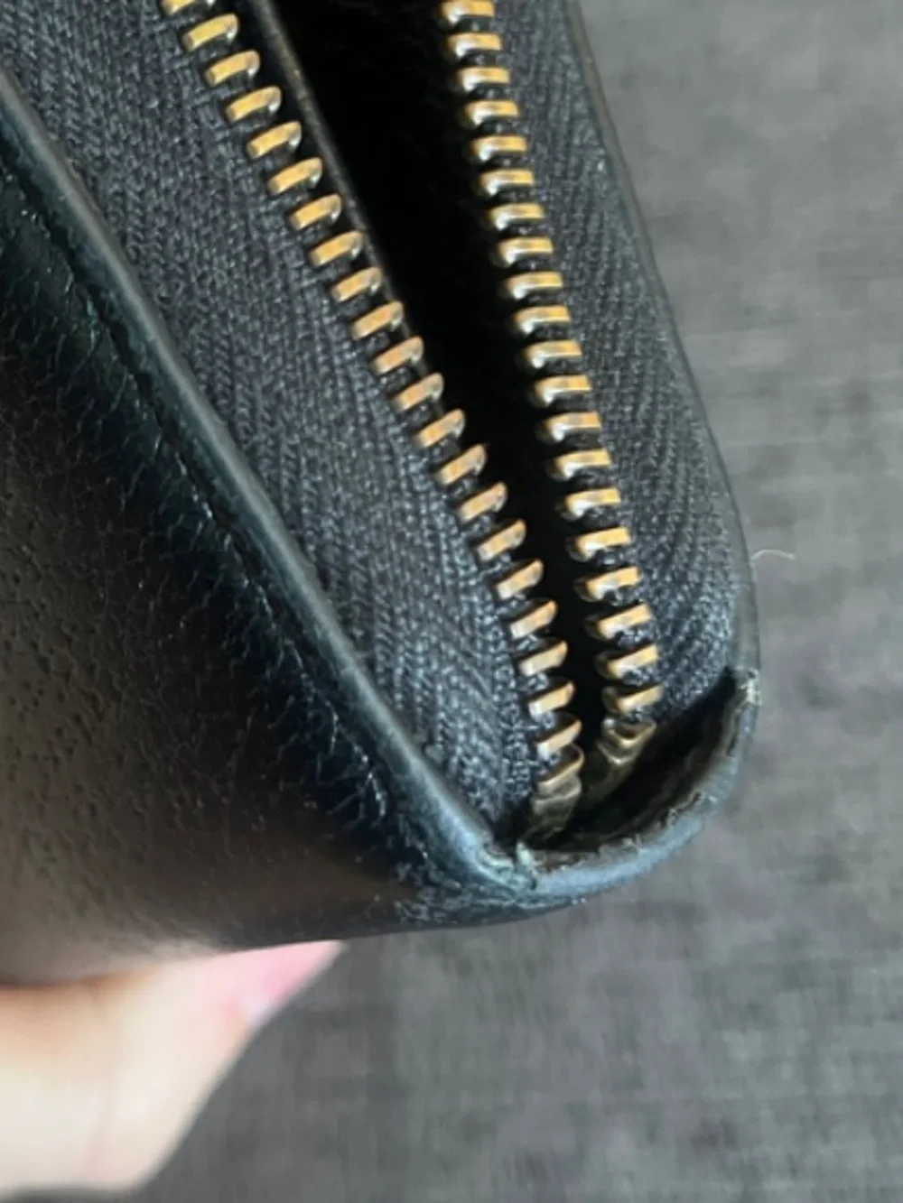 Gucci Black Leather Long Zip Wallet with Gold Double G Emblem Logo Marmont - Picture 8 of 10